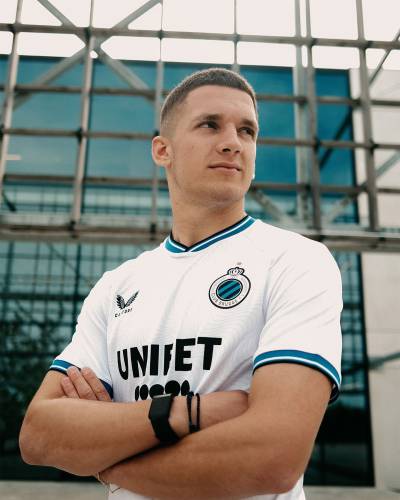 club_brugge_24_25_castore_away_kit_a.jpg