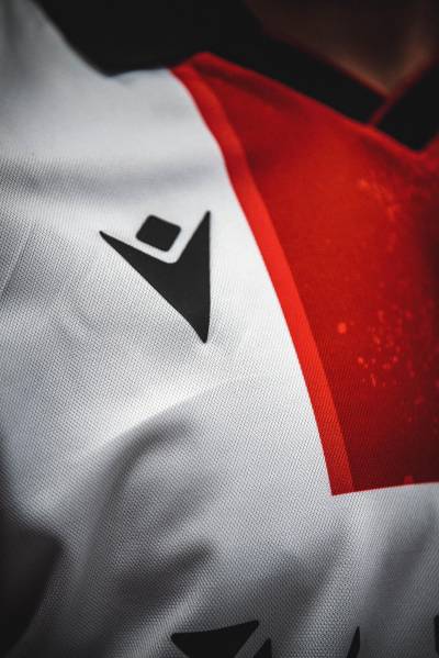 levante_24_25_macron_away_kit_d.jpg