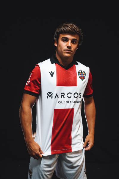 levante_24_25_macron_away_kit_f.jpg