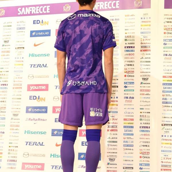 sanfrecce_hiroshima_2023_home_kit_4.jpeg
