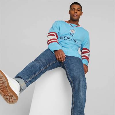 manchester_city_oversized_winter_jersey_b.jpg