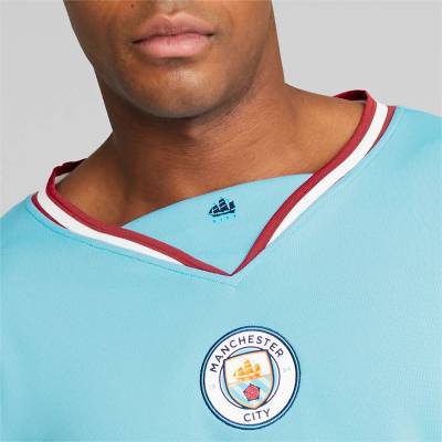 manchester_city_oversized_winter_jersey_e.jpg
