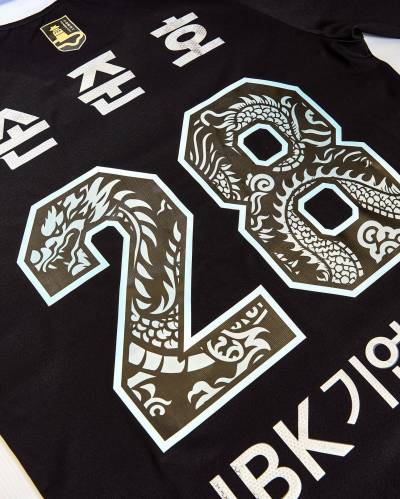 suwon_fc_kt_wiz_2024_hummel_special_edition_shirt_d.jpg