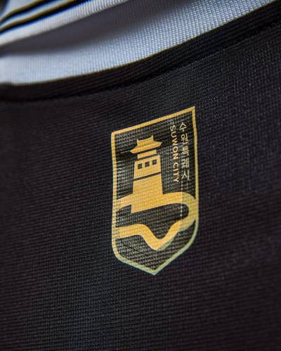 suwon_fc_kt_wiz_2024_hummel_special_edition_shirt_f.jpg