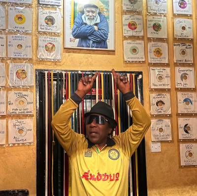 modfather_clothing_bob_marley_admiral_the_natural_mystic_gold_exodus_shirt_c.jpg