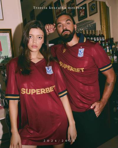 lech_poznan_24_25_macron_third_kit_a.jpg