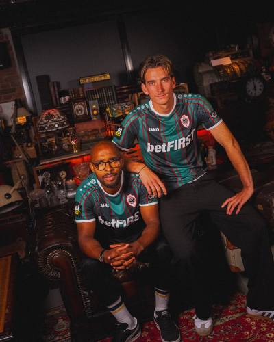 royal_antwerp_24_25_jako_third_kit_e.jpg
