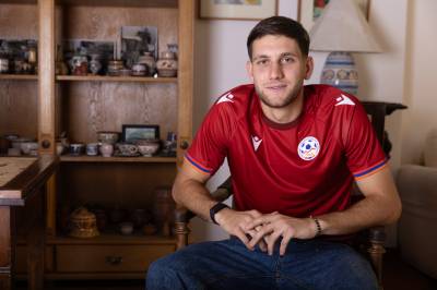 armenia_24_25_macron_home_kit_d.jpeg