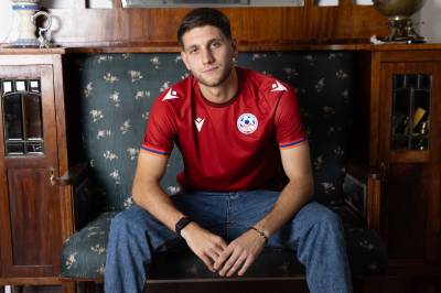 armenia_24_25_macron_home_kit_e.jpeg