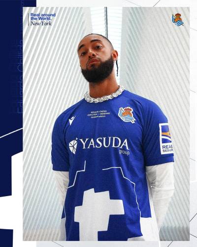 real_sociedad_2024_eduardo_chillida_commemorative_shirt_a.jpg