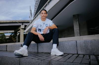 sydney_fc_24_25_under_armour_away_kit_a.jpg