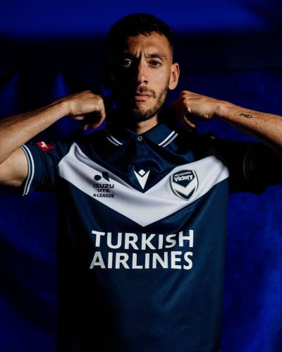 melbourne_victory_24_25_macron_home_kit_a.jpg