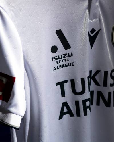 melbourne_victory_24_25_macron_away_kit_d.jpg