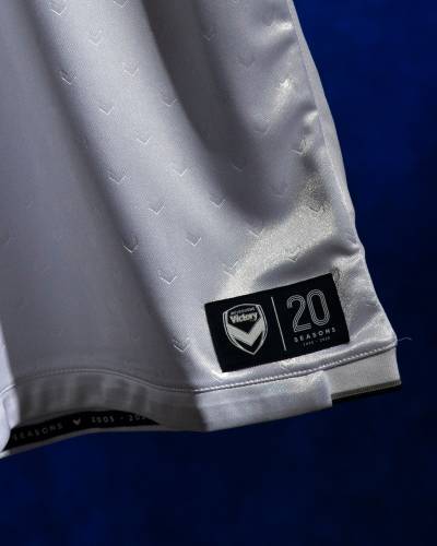 melbourne_victory_24_25_macron_away_kit_e.jpg