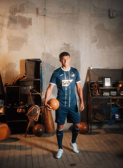 Hoffenheim_24_25_joma_125th_anniversary_kit_g.jpg
