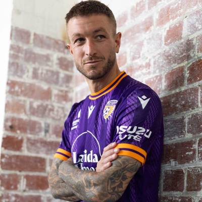 perth_glory_24_25_macron_home_kit_c.jpeg