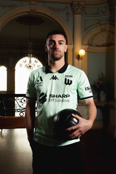 western_united_24_25_kappa_away_kit_a.jpg