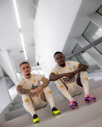 beerschot_24:25_errea_away_kit_c.jpg