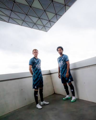 beerschot_24:25_errea_home_kit_e.jpg