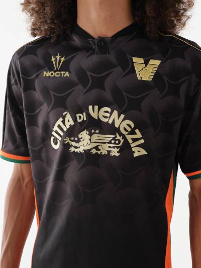 venezia_24_25_nocta_home_kit_3.jpg