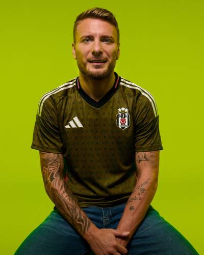 besiktas_24_25_adidas_fourth_kit_a.jpeg