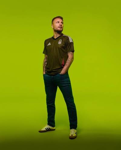 besiktas_24_25_adidas_fourth_kit_e.jpeg
