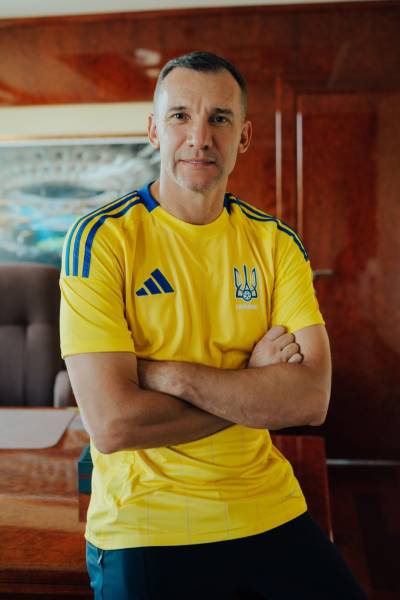 ukraine_24_25_adidas_home_kit_f.jpeg