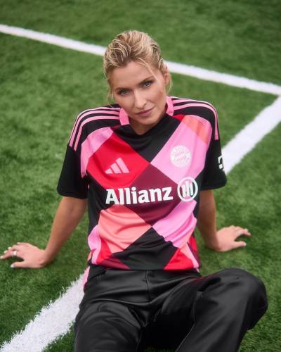 bayern_munich_24_25_womens_special_edition_kit_0a.jpg