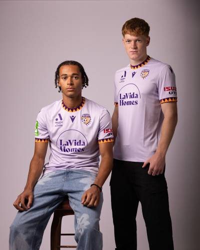 perth_glory_24_25_macron_away_kit_a.jpg