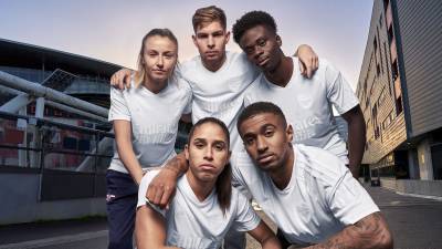 arsenal_2023_adidas_no_more_red_shirt_b.jpeg