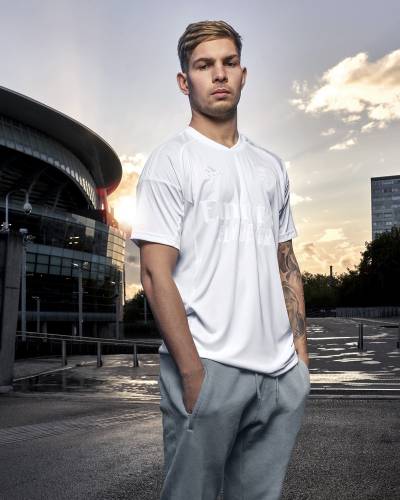 arsenal_2023_adidas_no_more_red_shirt_c.jpeg