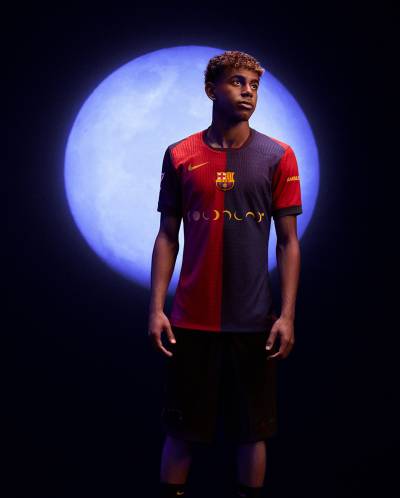 barcelona_24_25_nike_coldplay_shirt_c.jpg