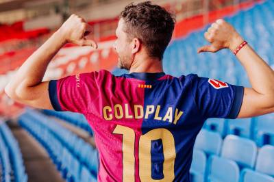 barcelona_24_25_nike_coldplay_shirt_e.jpg