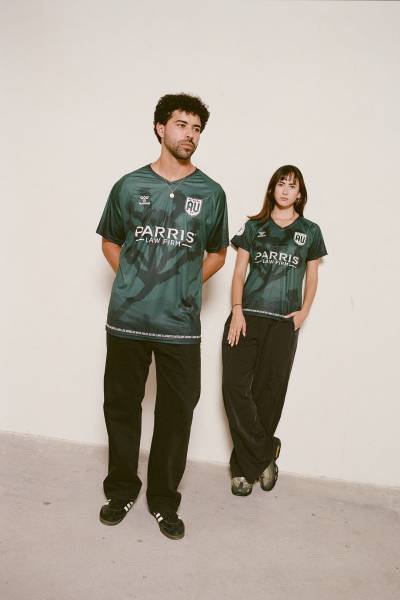 av_alta_2025_hummel_home_kit_00d.jpg