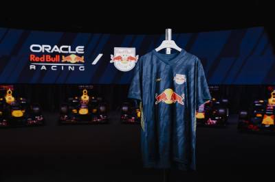 red_bull_bragantino_2024_red_bull_racing_20th_anniversary_shirt_5.jpg
