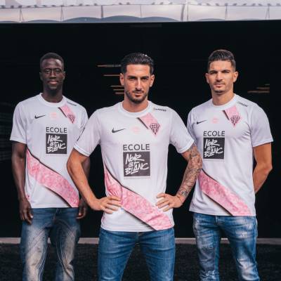 angers_sco_2024_nike_pink_october_shirt_a.jpg