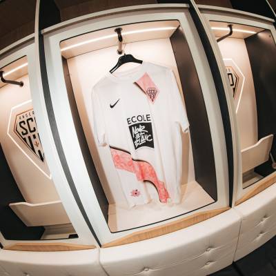 angers_sco_2024_nike_pink_october_shirt_b.jpg