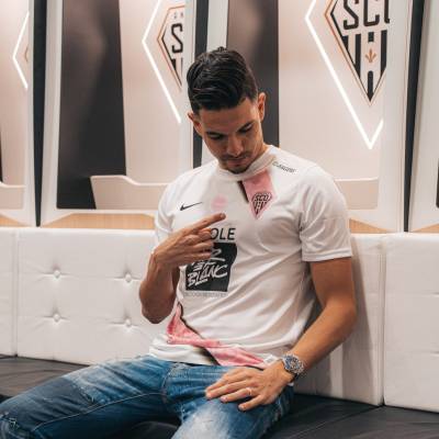 angers_sco_2024_nike_pink_october_shirt_f.jpg