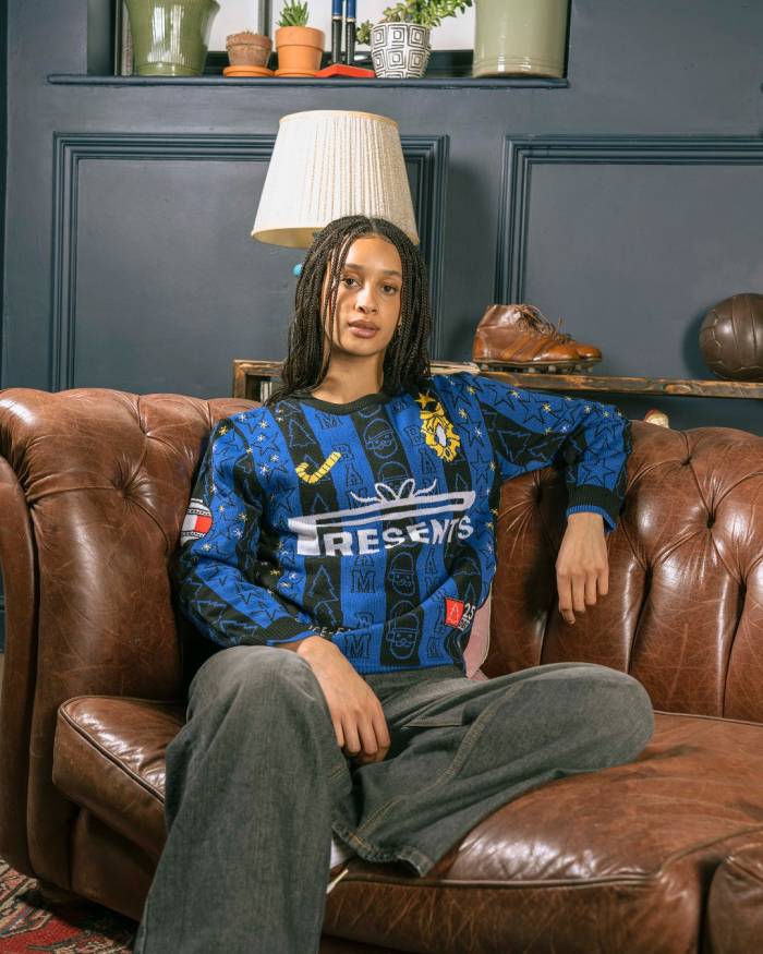 cfs_zamorano_1_8_football_christmas_jumper_a.jpeg