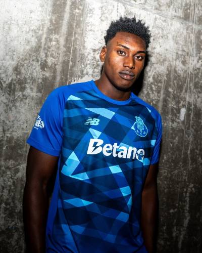 fc_porto_24_25_new_balance_invicta_pre_match_jersey_a.jpg
