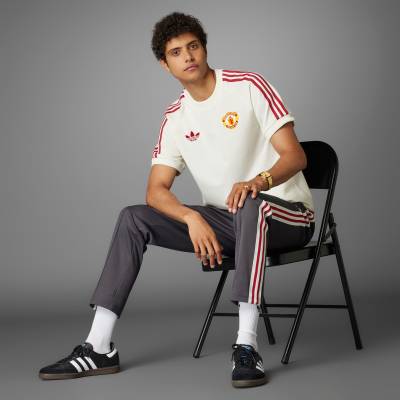 manchester_united_adidas_originals_adicolor_range_f1.jpg