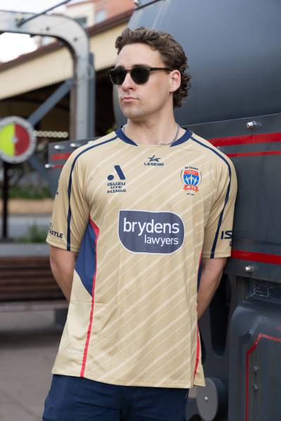 newcastle_jets_24_25_legend_home_kit_1.jpg