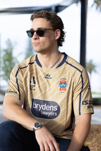 newcastle_jets_24_25_legend_home_kit_3.jpg