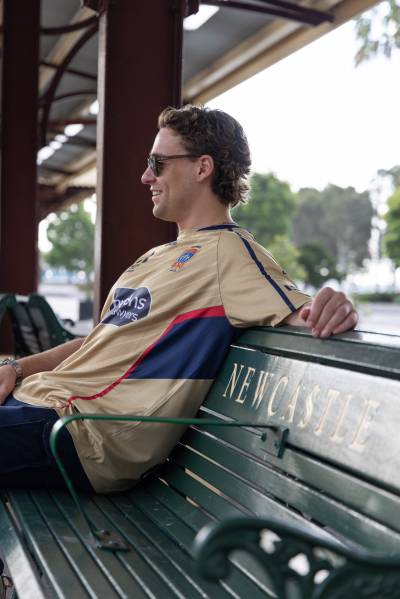 newcastle_jets_24_25_legend_home_kit_5.jpg
