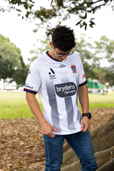 newcastle_jets_24_25_legend_third_kit_2.jpg