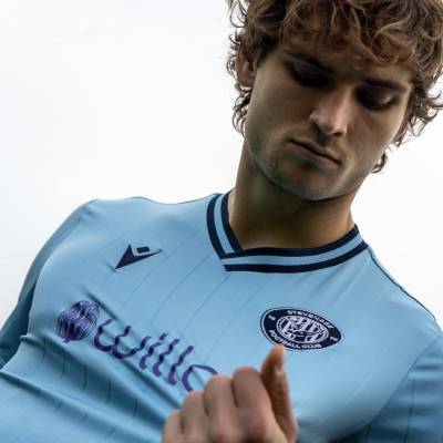 stevenage_24_25_macron_third_kit_b.jpg