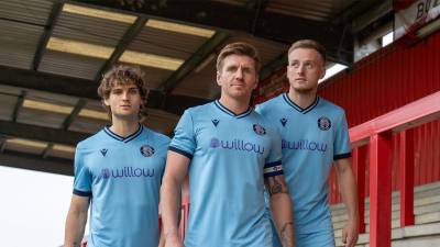 stevenage_24_25_macron_third_kit_d.jpg
