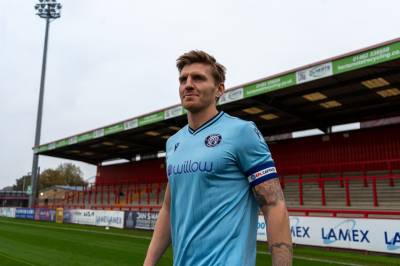 stevenage_24_25_macron_third_kit_v2.jpg