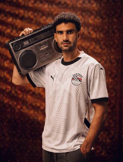 egypt_24_26_puma_away_kit_d.jpeg