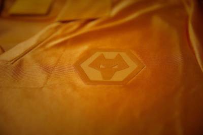 wolves_v_honved_1954_70th_anniversary_shirt_g.jpg